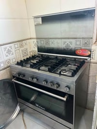 طباخ للبيع نوع ايطالي سعرة 250 أي ضرر مابي  فقط العين الوسطى تحتاج تنظ...