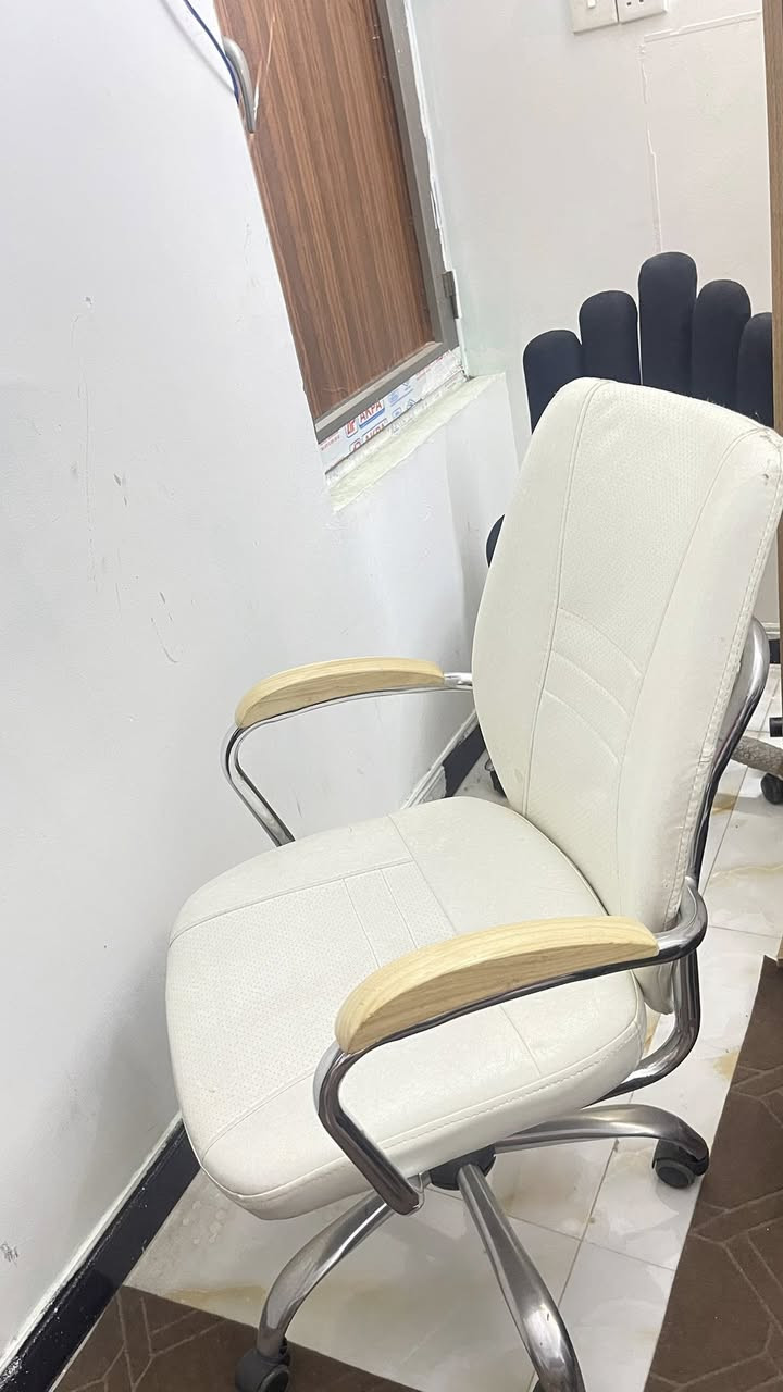 للبيع مكاني بغداد البنوك 
الكرسي الابيض والاسود اثنينهم 85 مستعجله ع بيعه مالتهم


**إذا كنت صاحب هذا الإعلان وتريد حذفه لأي سبب، رجاءا أرسل رسالة إلى الدعم الفني**