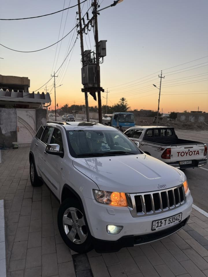 اللهم صلي على محمد وال محمد
السلام عليكم بيع فقط بدون مراوس بدون مراوس 

جيب لمتدد Vib فول مواصفات 2013 وارد خليجي مكفوله كفاله عااامه من الضربه والصبغ والتبديل 

حته الدعاميات على وضعه الشركه

شرط برغي ممفتوح بيها كل قطعها بلاد 

رقم بغداد مشروع وطني سنويه مجدده لغايه 2030 شرط التحويل مواصفات كشنات جلد قرميدي كشنات كهرباء تبريد شاشه تحكمات جكات تصعد وتنزل خزن ميموري ستيرن تشغيل عن بعد مري شفط كشافات ضباب سلايد روف فتحه 4 بصمات ماوس وضعيات قيادة سبورت طين ثلجي فورويل تبريد قطعتين منضومه زنون كامله حساسات وبعد معروفه مواصفات لمتدد

السيارة كامله مكمله من كلشي محرك وكير 3600 شرط ابيع ع الفحص اذا بيها برغي مفتوح مرجوعه تخم تاير ويل 18 جديد حداده جديدة 100‎%‎ تبريد وتدفئه كله شغال حجر صالنصه موجود السيارة ماشيه
128 

 حقيقي بدون تلاعب بالعداد 

 السيارة كلش جديدة ونصبه ونضافه احلى من الصور بهواي وبيها كتاب سونار من المندلاوي وتجي وتشوف وتفحص بعينك للاستفسار الاتصال بالرقم ***********

السعر 187 

مكان السيارة البصرة 

بيع فقط بيع فقط بدون مراوس

رجأً بدون تعليقات سلبيه

السيارة كلش نضيفه وبالواقع احلى بعد
