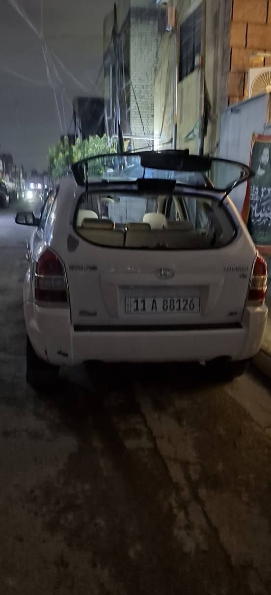 سلام عليكم توكسان ٢٠٠٩ خليجي صبغ عام بدون ضرر  مكينه ٦ سلندر تبريد شغال  فور ويل السياره احله من الصور بلواقع  مكاني بغداد الشعله السعر ٩٥ بيهه مجال بصيط رقم ***********
