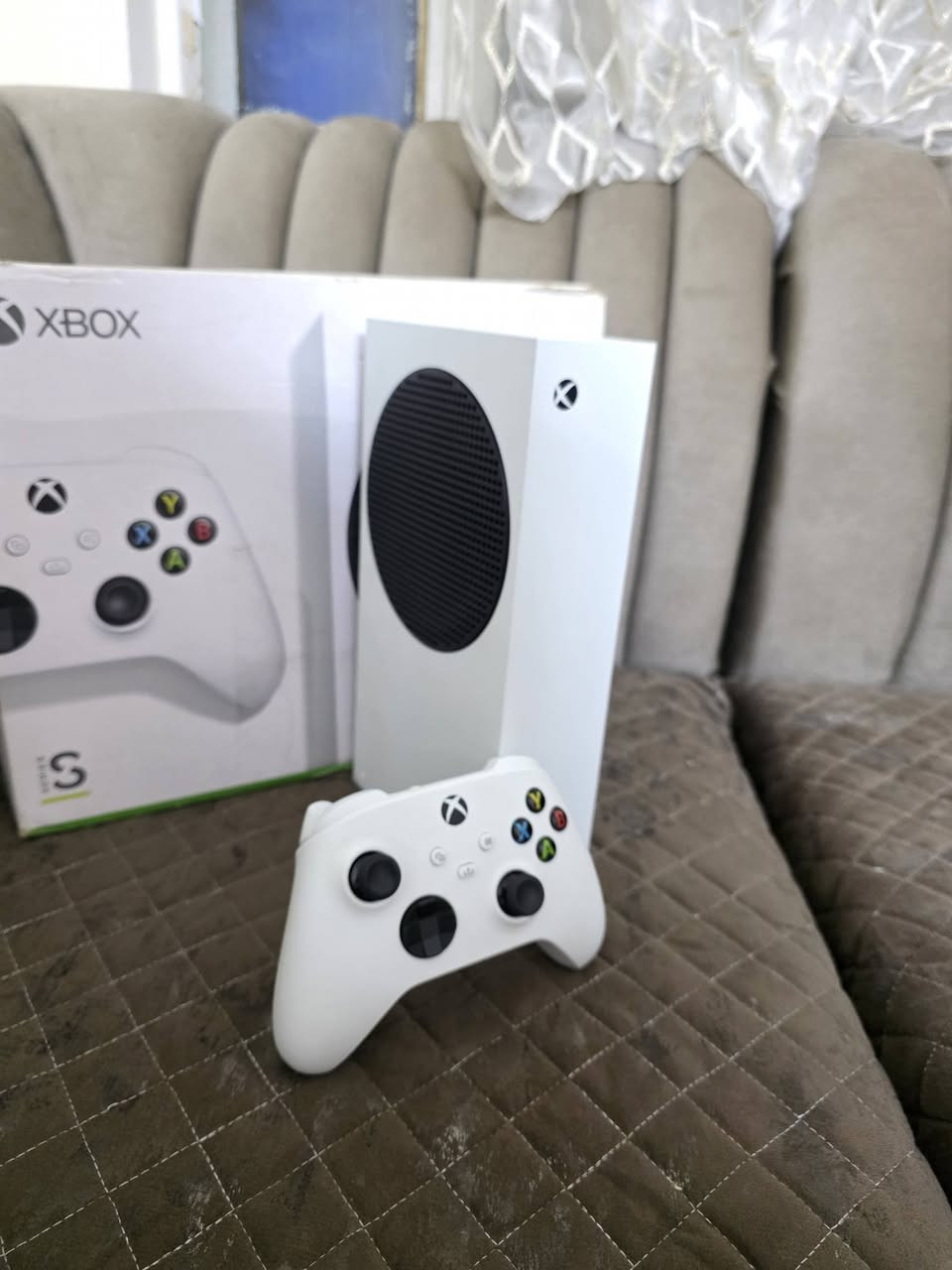 اكس بوكس سيريس اس اصدار 2024جهاز بعده جديد لوك ستيكر مع جوستك بلادي شرط مامفتوحة جهاز حيل حيل جديد مستخدم شي قليل السعر 375وبي مجال للطيبين توصيل جميع المحافظات متوفر ***********
