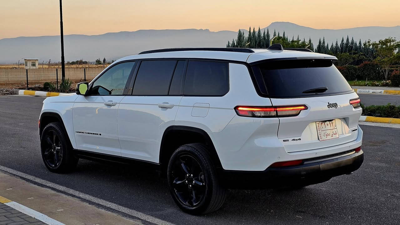 Jeep grand sheroke limited Plus INDIVIDUAL
مۆدێل ٢٠٢٣
جيب كراند شيروكي موصفات ليميتد بلاس انديفيجوال استيراد خاص وارد امريكي حادث جدآ خفيف بدون دواخل 
بيلادي ٣ شاشة و مرايه داخليه كاميرا و ٣٦٠ درجه كاميرات و رادارات كراسي جلد و تدفئة و تبريد وخزن ميموري وارليس جارج 
وارد امريكي حادث جدآ خفيف بيها بابين مبدل نفس لون بيلادي جهه سايق مكانين تكحيل
سعر ٣٥٠ $

***********
