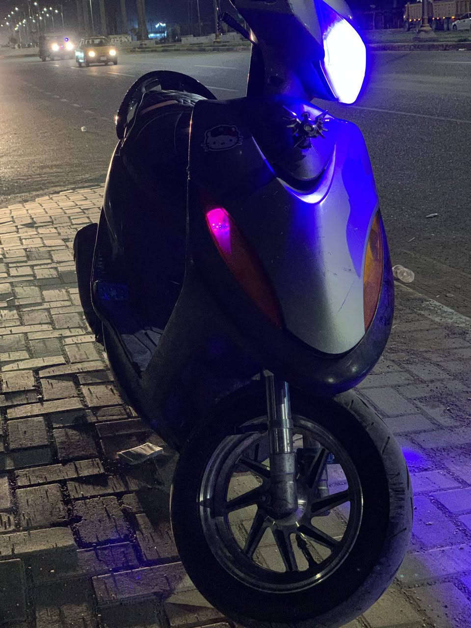 دراجه ماكس للبيع مكينه بلاديه مكفوله لآخر حبايه تجي تكلبه شوفه وتأخذه الي يريده هذا رقمي يخابرني واني خادم ***********
