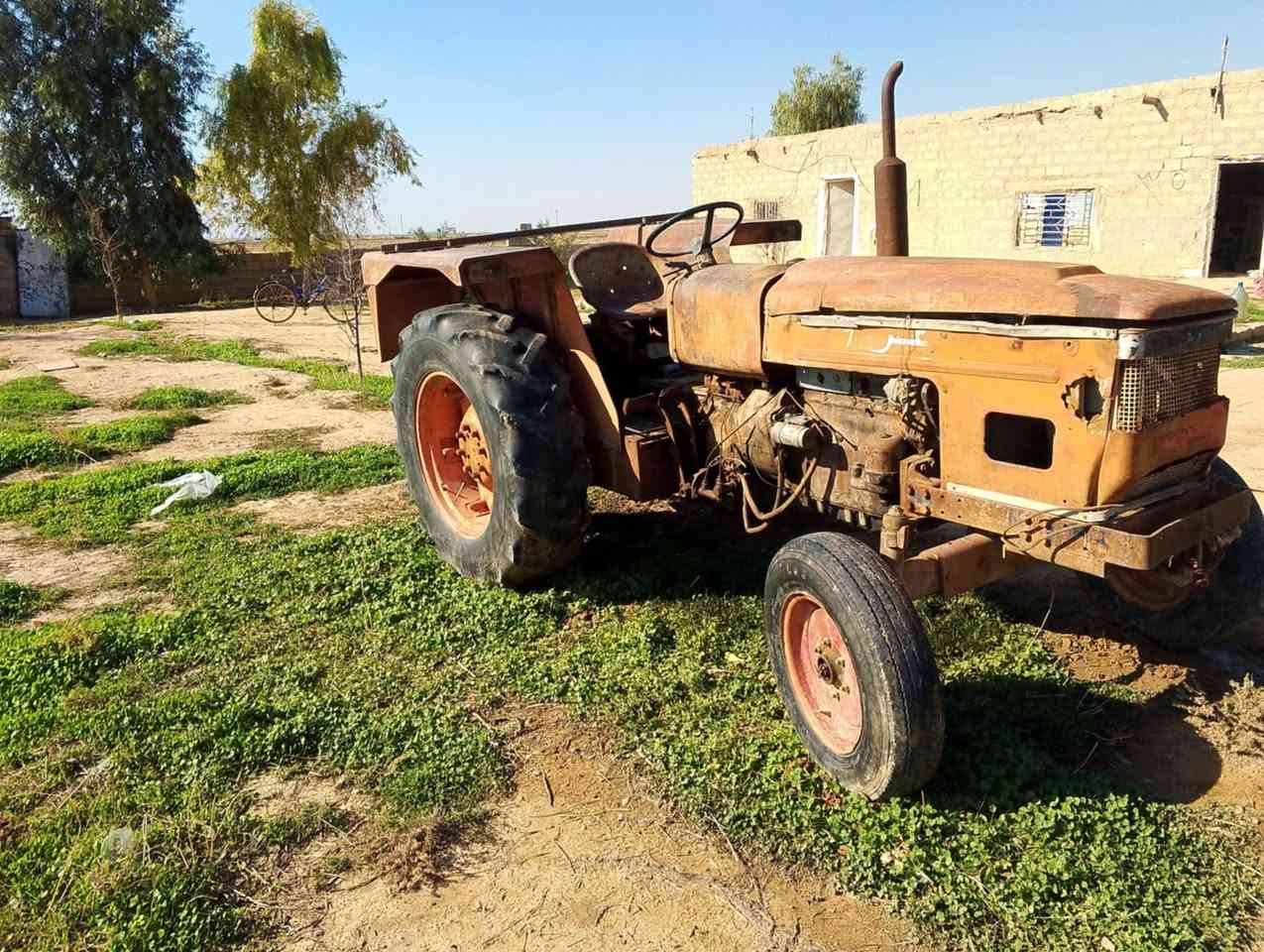 السلام عليكم  للبيع تركتر عنتر رقم او سنوية  كير  محرك شرط نكره سلف  اكسل شرط  تايرات نص عمر العنوان كركوك  السعر 2700 ///***********
