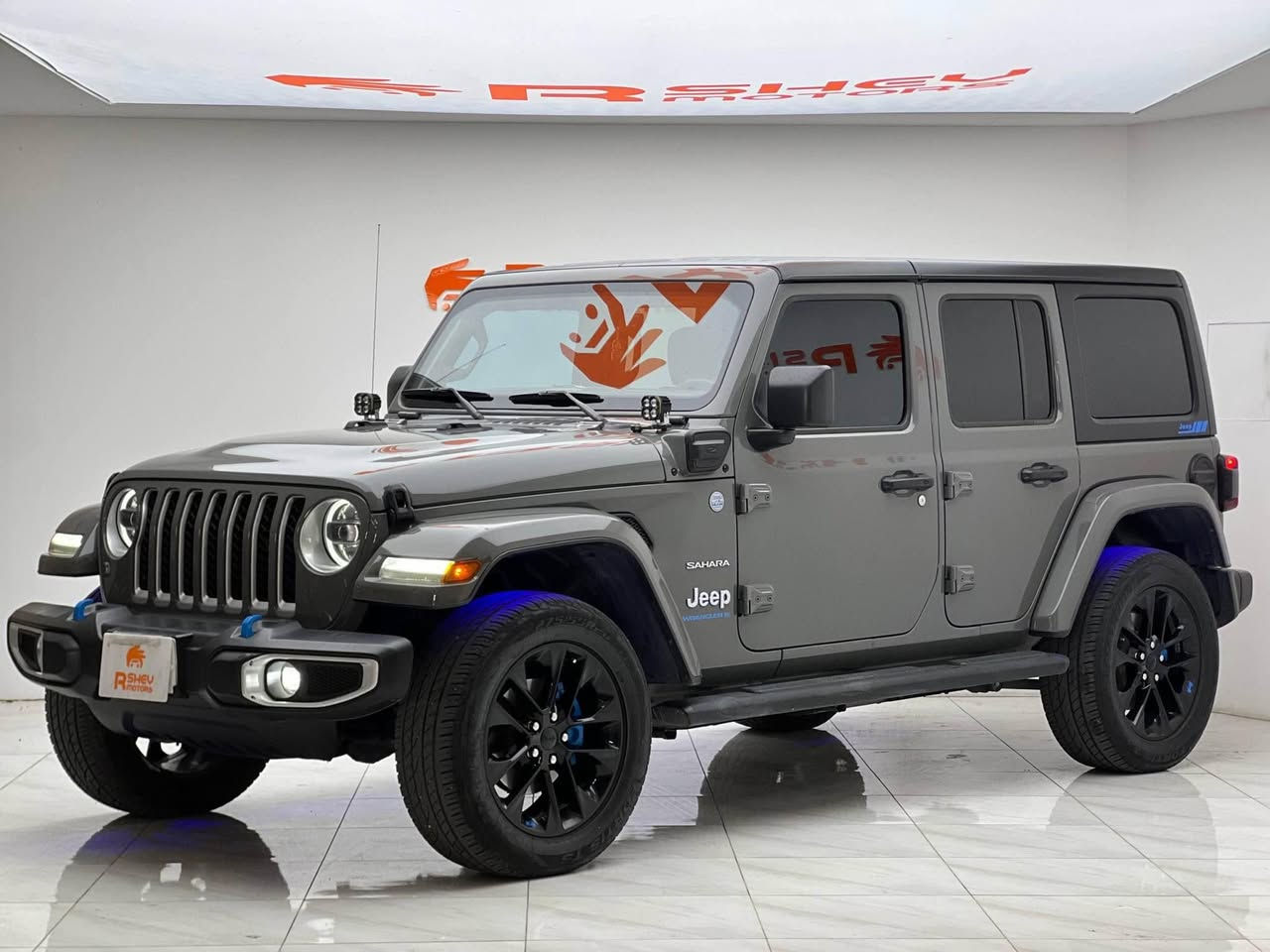 Jeep Wrangler 2023 4XE 
جيب رانجلر ٢٠٢٣ 4xe 

احلی لون علی رانکلر😍
مواصفات Sahara فول 

مكينة ٤ سلندر حجم ٢.٠ لتر توربو هايبريد 
ماشية 90,000 ميل و بحالة جداً ممتازة 

السیارة بدون صبغ و حادث نهائیا ❌  
السيارة كلش حلوة و نظيفة 

السيارة رقم دهوک تحویل بشرط 
مكفولة من كير و محرك و كهربائيات

و ب سعر(305$) ورقة و بيها مجال

مكان السيارة

دهوك -معرض ارشف R-Shev
رقم51 من معارض التيرمينال 

***********
*********** دهوك, العراق

