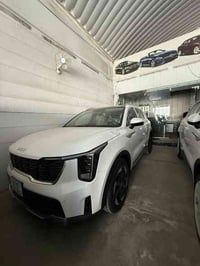 سورنتو 2025 زيروو ال4 سلندر  اللوحات بغداد  لون زيتوني بانوراما  محرك ...