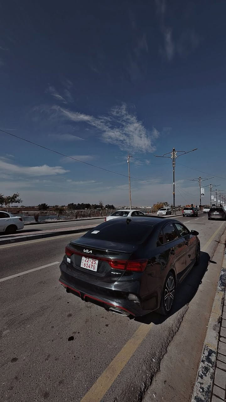 السلام عليكم 
فورتي للبيع 
فول (1/1)
محرك (16 توربو) 
ضررها جاملغ خلفي جهة سايق بس 
وماشيه (52)الف 
موديل (2023)
مكانها (موصل) 
وهذا رقم واتصل إذا شراي 
(***********)
