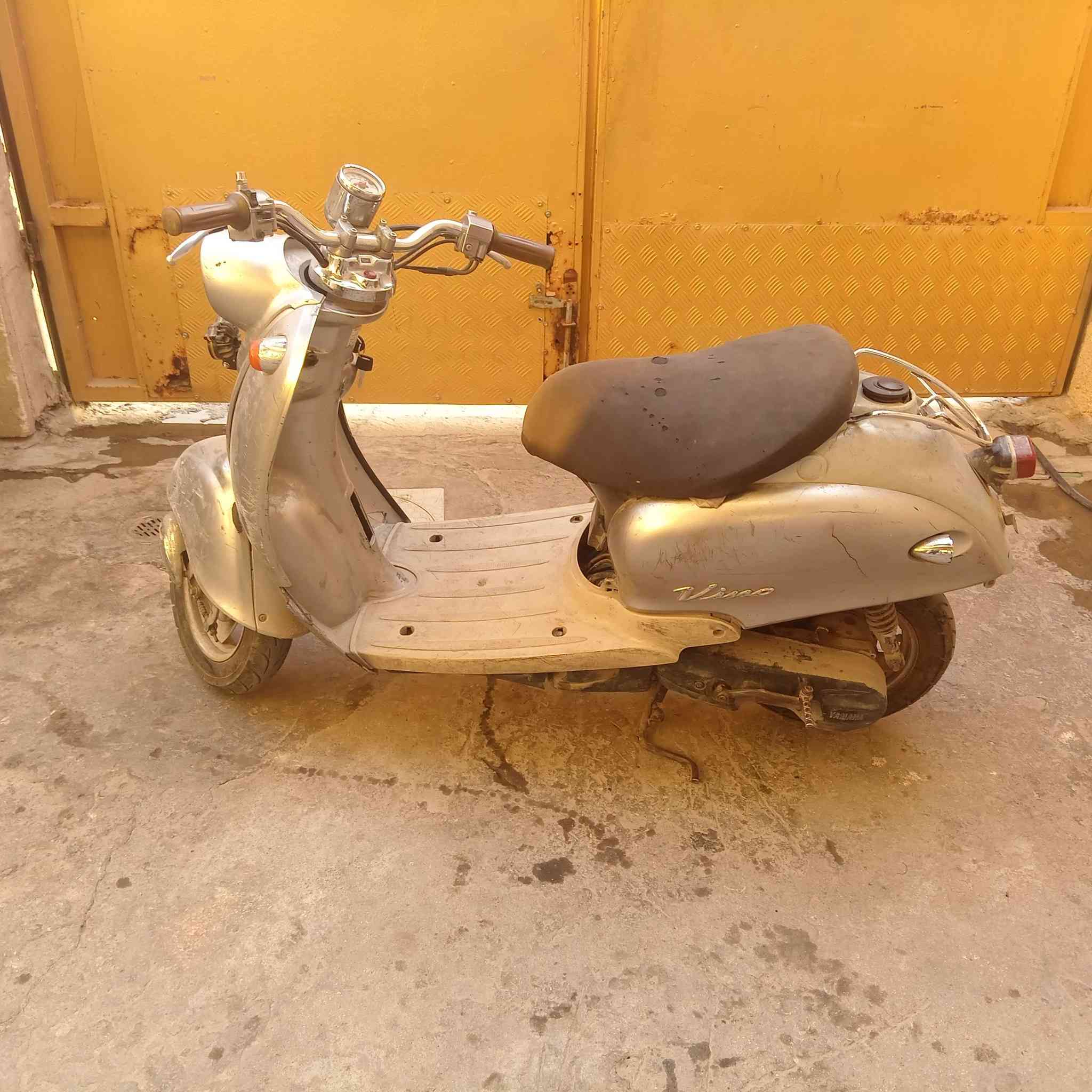 السلام عليكم دراجة كلاسك  للبيع . الدراجة كوم حديد .السعر 100 قفل كوم حديد العنوان بغداد . حي الكوفة ***********
