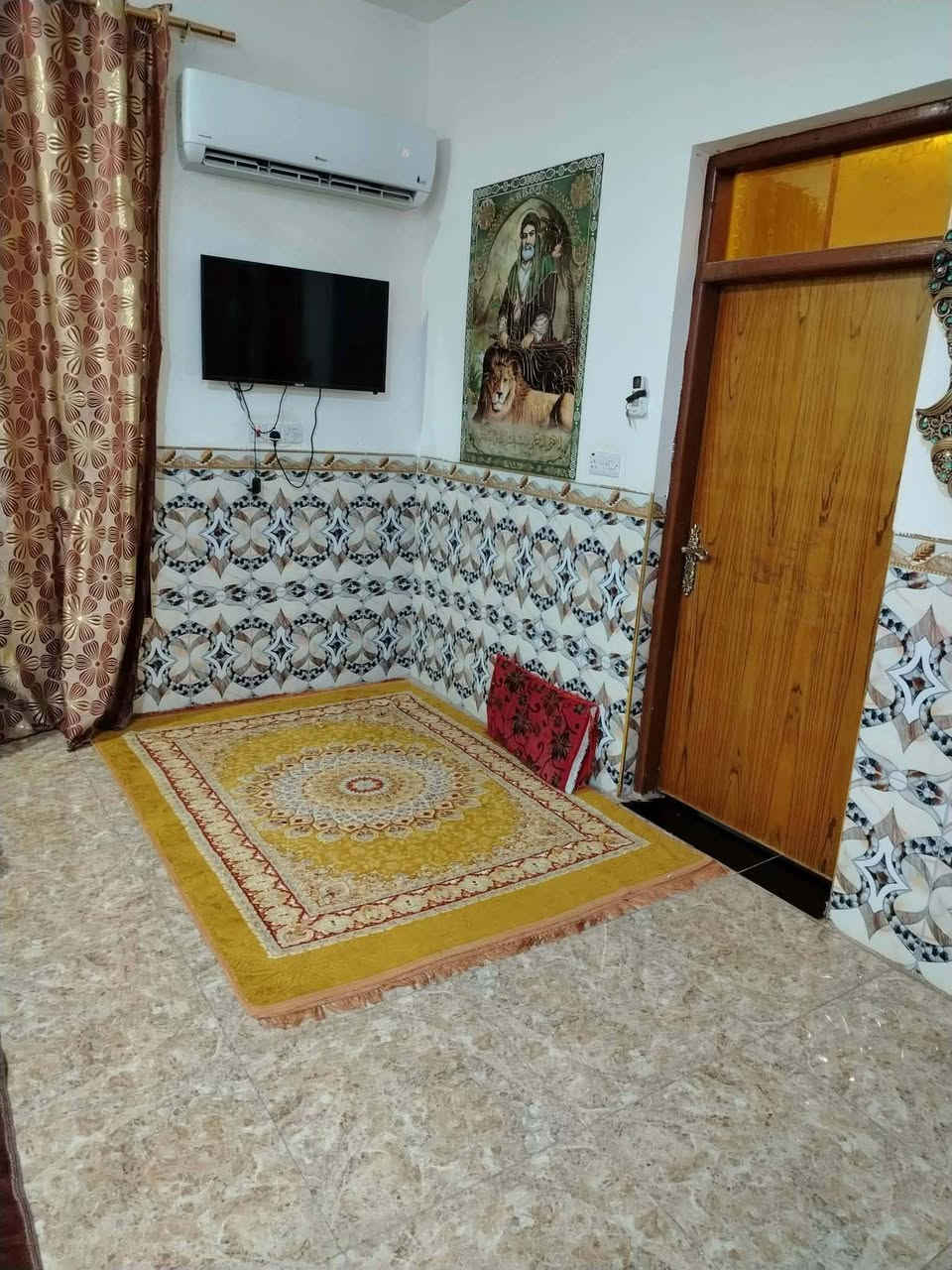 بيت للبيع حي الجامعة قرب مجمع فدك طابقين الطابق الثاني نقص فقط تشطيب للاستفسار اتصل ‏‪***********‬‏

