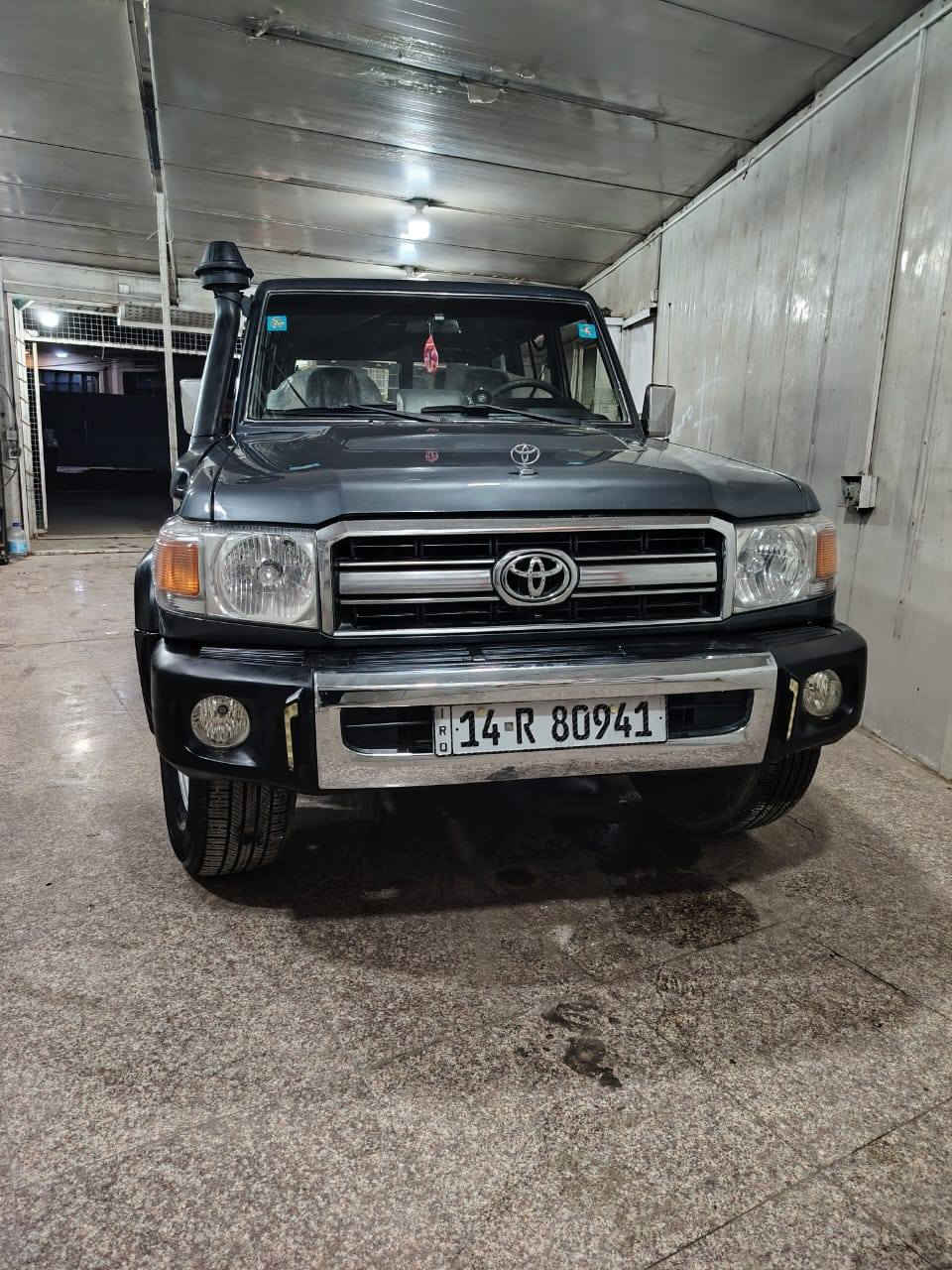 السلام عليكم لاندكروزر حوثيه موديل ١٩٩٢ا لسياره جاهزه
ومصروف عليها كامله  كير عادي محرك كازز تويوتا ابلادي جديد  سلايد رووف تخم تاير جديد كهربائيات كلها شغاله
تبريد داخل جديد جدا التنته مغلفه كنتاره اسود مصبوغه عام جماليه فقط  حداديه أمامي وخلفي جديد المكان بغداد حي الجهاد للاستفسار الاتصال *********** السعر اتصل او راسلني خاص  سياره بسمي شرط تحويل

