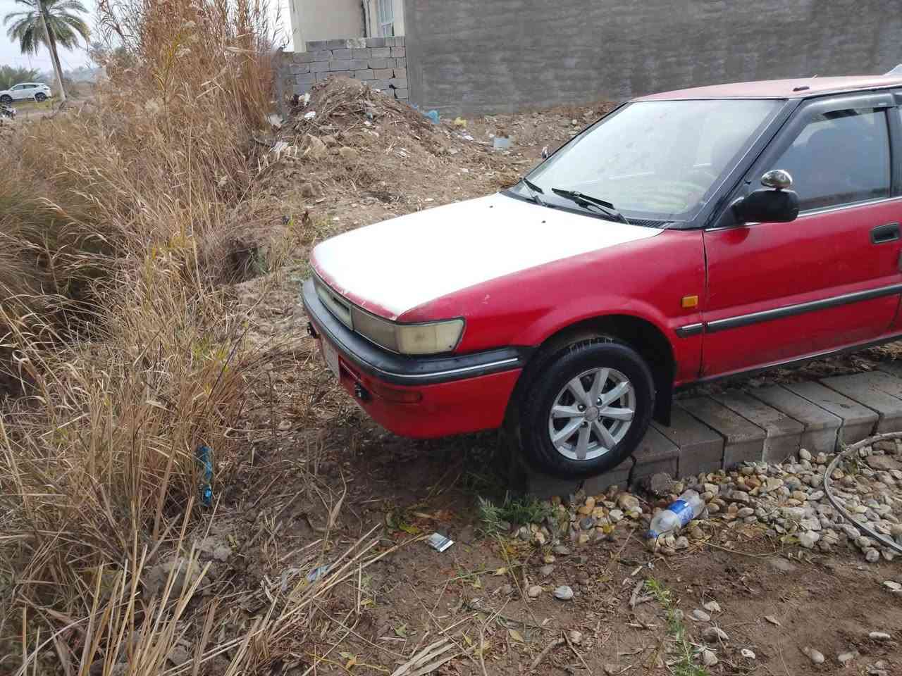 السلام عليكم كورولا للبيع موديل 92 سعر ب 30 وبيها مجال***********
