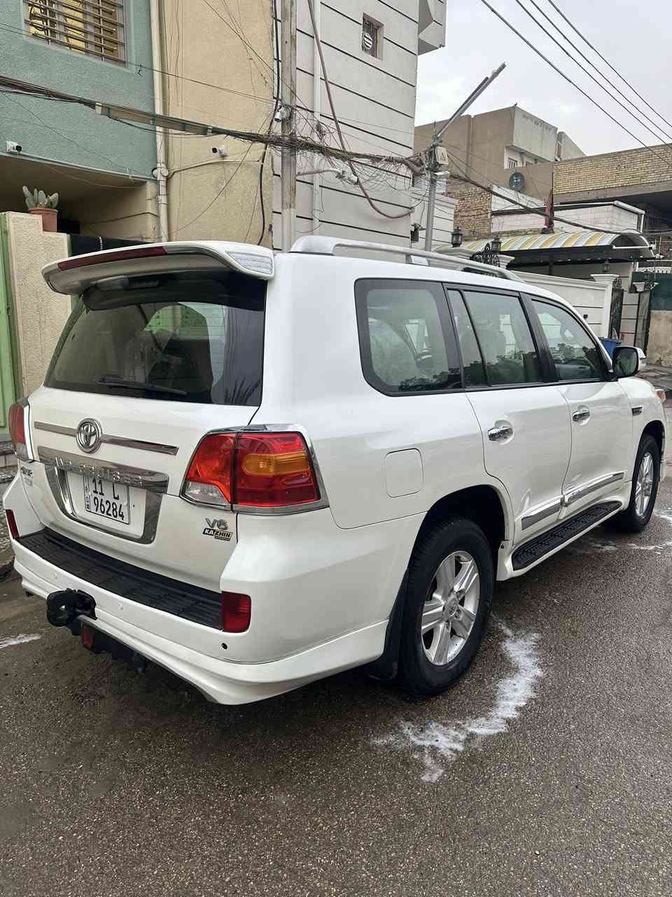 السلام عليكم
@لاندكروز GXR موديل 2010 ابيض صدفي
سياره جديده بدون صبغ فقط بارد
ماشيه 160 جديده على ايد وحده
مواصفات معروفه 
فتحه سقف
بصمه ابواب 
تبريد 3 قطع + ثلاجه
تحكمات استيرن 
السياره مابيهه اي نقص بسمي هزه وسنويه جدد
مكان السياره بغداد 
السعر 305 
***********@
