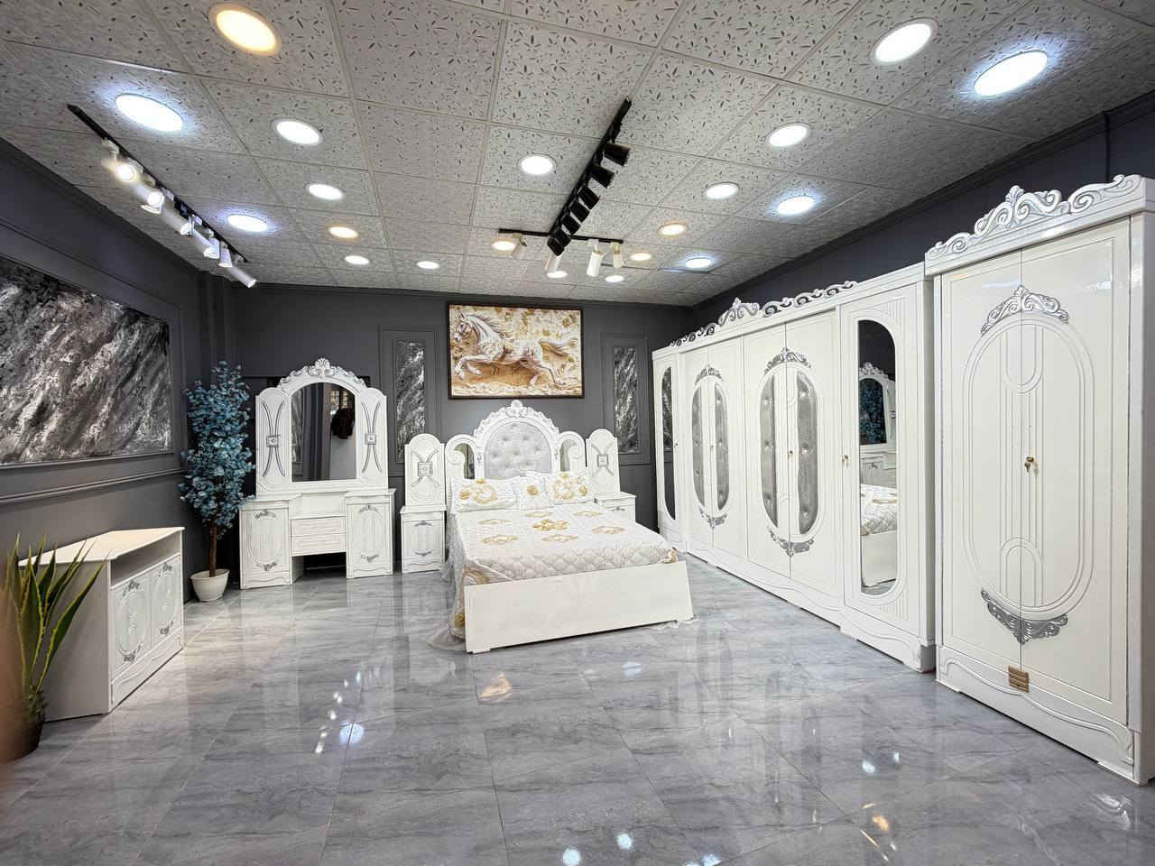 غرفه نوم نجاره عراقي تتكون من تسع قطع للاستفسار الاتصال على الرقم التالي ***********#للجميع#بغداد#للكل
