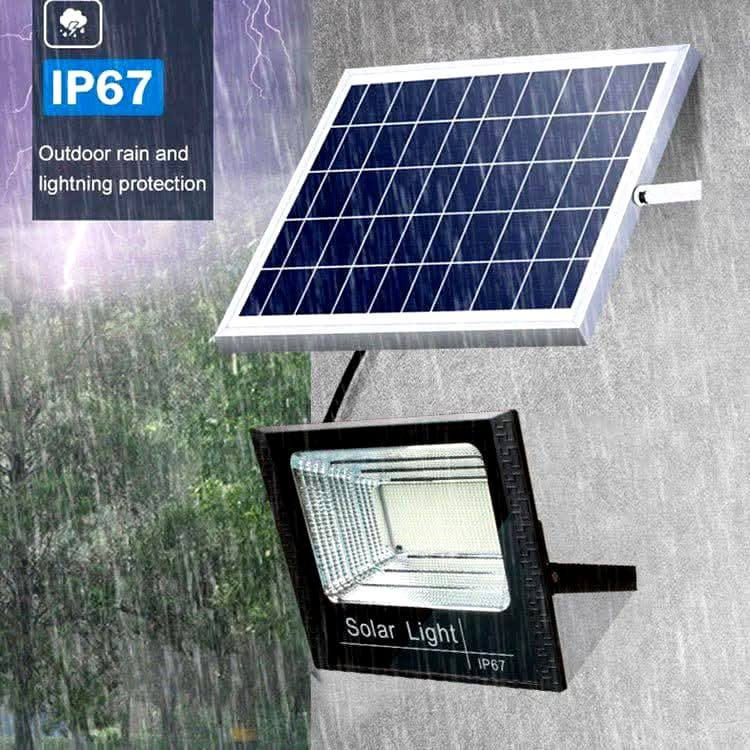 بروجكتر طاقة شمسية بقدرة 1000 واط مع لوح طاقة شمسية منفصل وسلك بطول 5 إلى 6 متر، مزود بريموت تحكم للتحكم بدرجات الإضاءة والتوقيت. يتميز بتصميم متين ومقاوم لظروف المناخ المختلفة، مما يجعله مثاليًا للاستخدام الخارجي في جميع الأحوال الجوية. يوفر إضاءة قوية ومستدامة مع سهولة في التحكم والتشغيل.
المواصفات:
قوة الكشاف: 1000 واط
مدة التشغيل: من 10-12 ساعة بعد الشحن الكامل
مدة الشحن: 4-6 ساعات
مقاومة الظروف المناخية: مقاوم للأمطار، الحرارة، والغبار


**إذا كنت صاحب هذا الإعلان وتريد حذفه لأي سبب، رجاءا أرسل رسالة إلى الدعم الفني**