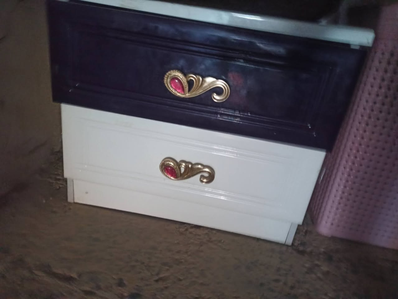 غرفه تركي سعر ٥٥٠ نضافه فول كل ضرر مابيها جديده مكان سماوه *********** يوجد فتح وشد ونقل
