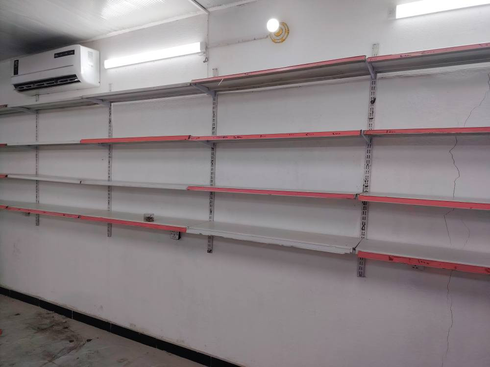 رفوف للبيع ميسان العمارة الأتصال على الرقم الواتساب *********** عمارة, ميسان
