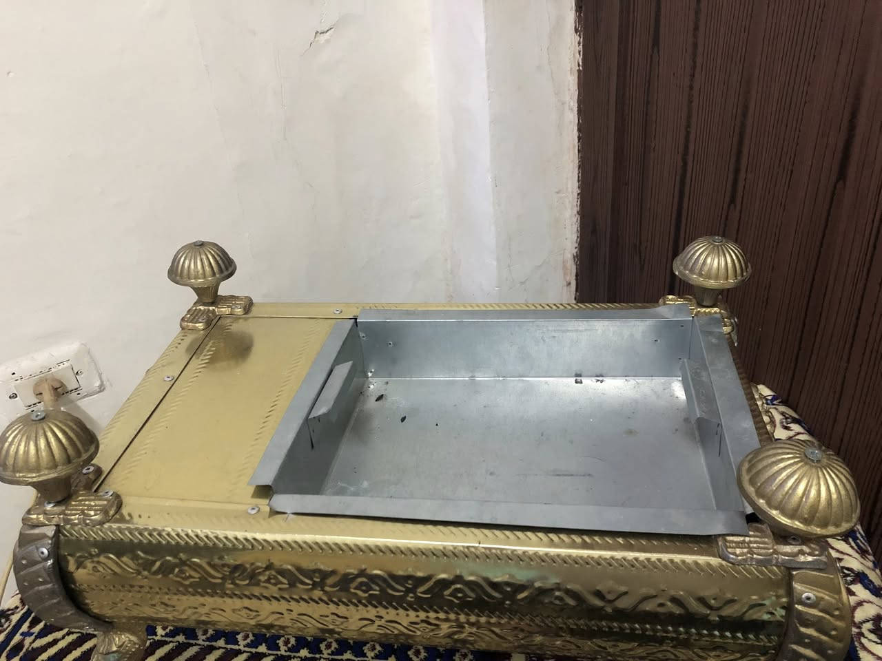 منقل نحاس قديم انتيك لم يستخدم بحال الوكالة طول 50 سم بعرض 30 سم للمهتمين فقط التواصل خاص او عالرقم فقط 0796195550


**إذا كنت صاحب هذا الإعلان وتريد حذفه لأي سبب، رجاءا أرسل رسالة إلى الدعم الفني**