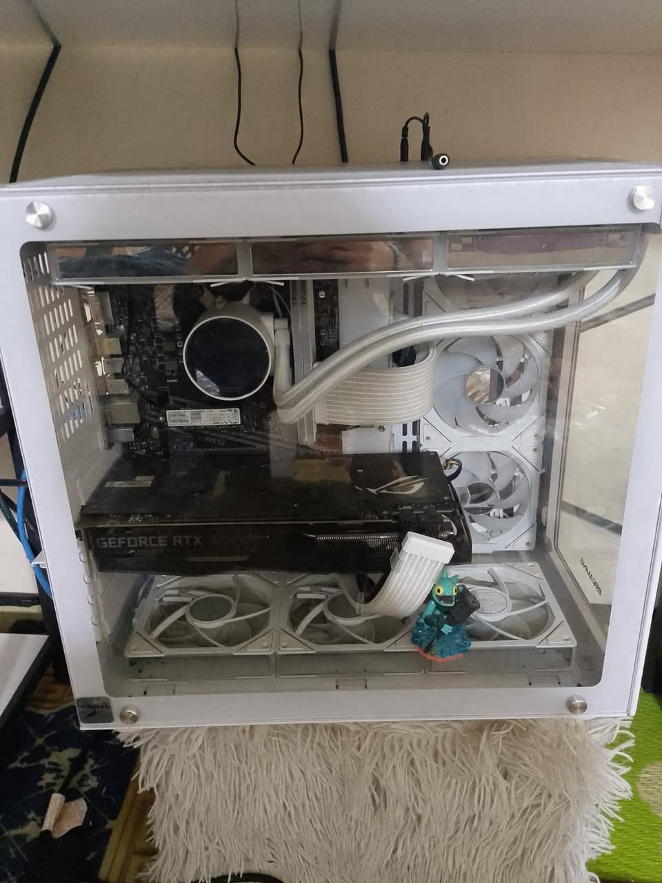 السلام عليكم
حاسبه الاخ حسن بهاء للبيع وهذه رقمه ***********
 المعالج
Rayzen 5 5500
كارت الشاشة 
RTX 2070
هارد للنظام
SSD 128
هارد للالعاب
HDD 1T
الرامات
Tforce 16G 
السعر 750
مكانه بغداد الطوبجي وماعنده توصيل
سبب البيع ماله واهس بالالعاب
