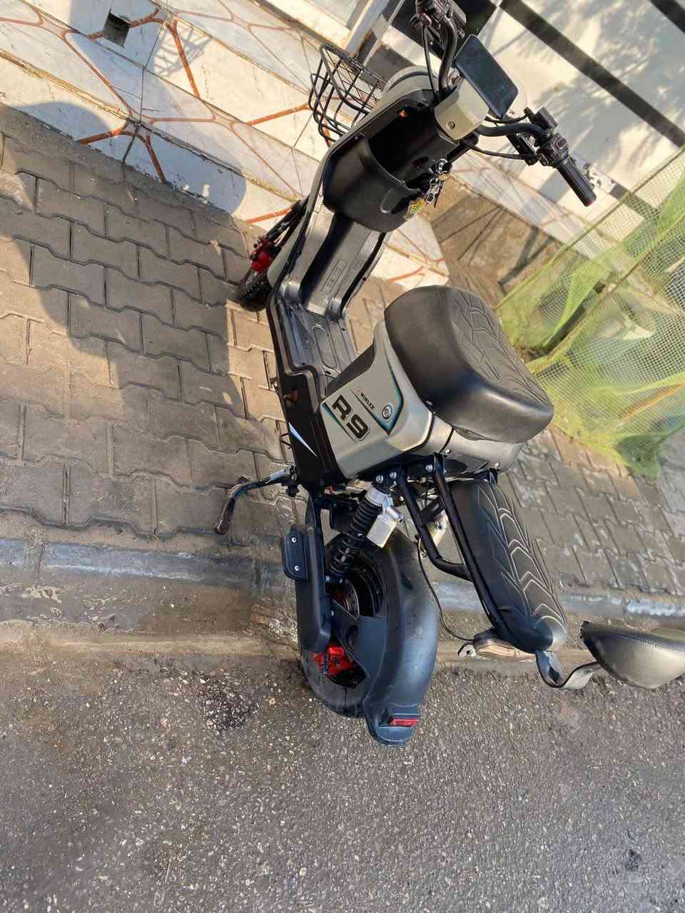 دراجه شحن ال بيع R9بيهه شخط خفيف لمرايات موجوده ول لبايدنات  موجود   دسك لوره يخفف لسعر 450وبيهه مجال لرقم ***********5 المكان نجف حي ميسان
