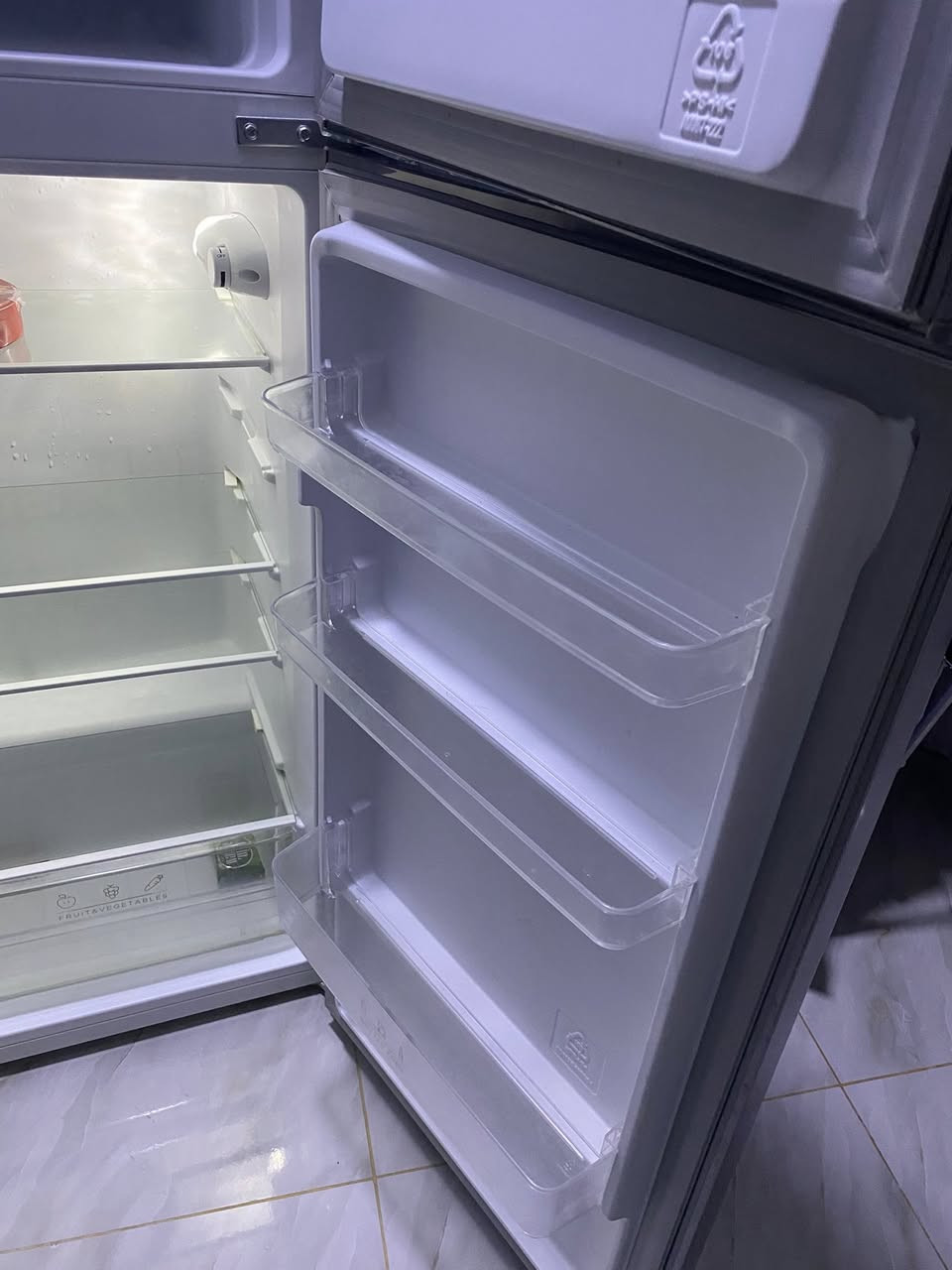 ثلاجةنضيفة100% سعرها 200وبيها مجال


**إذا كنت صاحب هذا الإعلان وتريد حذفه لأي سبب، رجاءا أرسل رسالة إلى الدعم الفني**