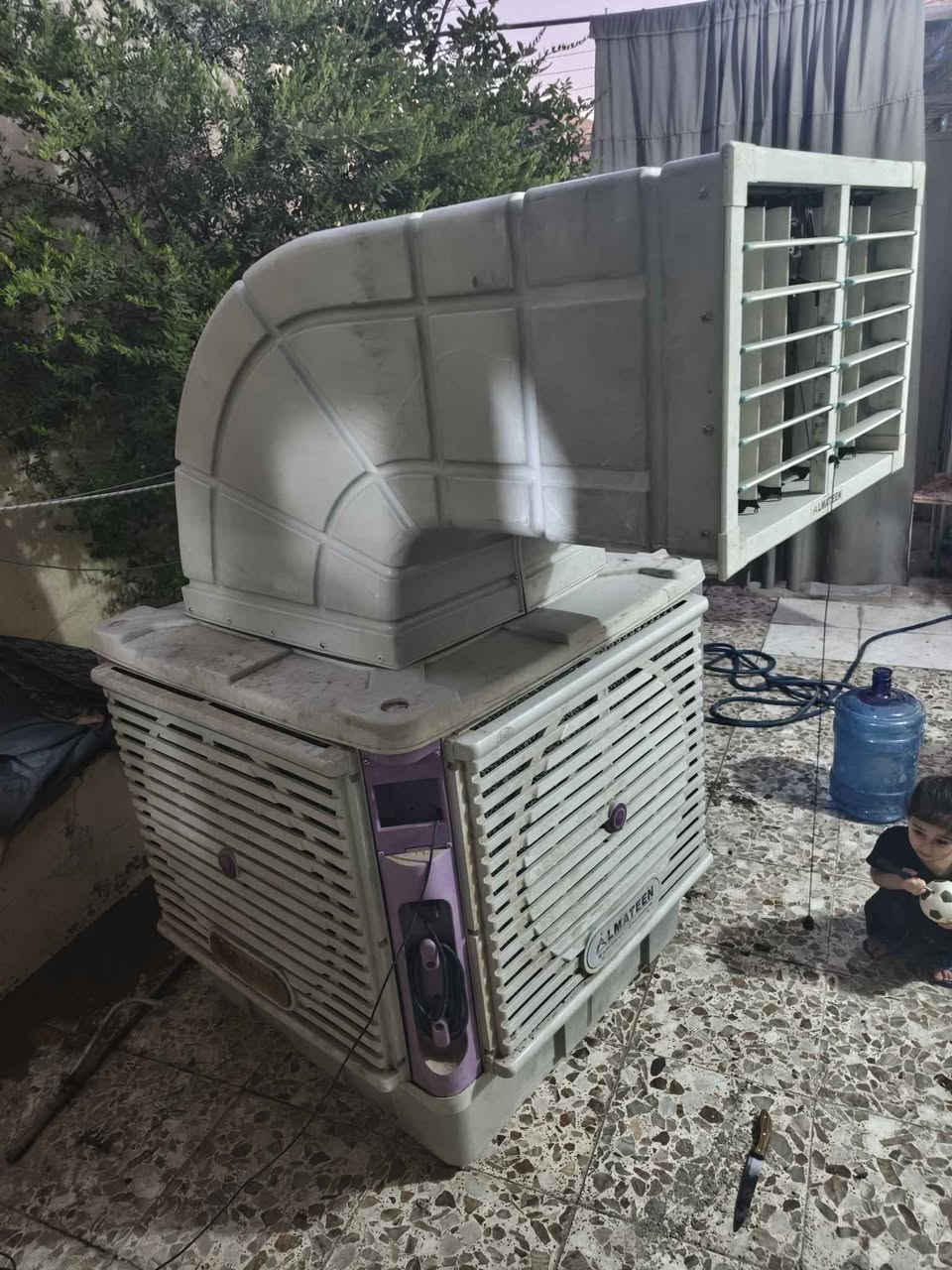 كمفيره للبيع جديده مامستعمله هواي جهاز تحكم لمس 
عوزه بس ليف مال بيبان وكلبسه مال جهاز فقط ب700وبيه مجال هاذا رقمي وتصل *********** كربلاء, العراق
