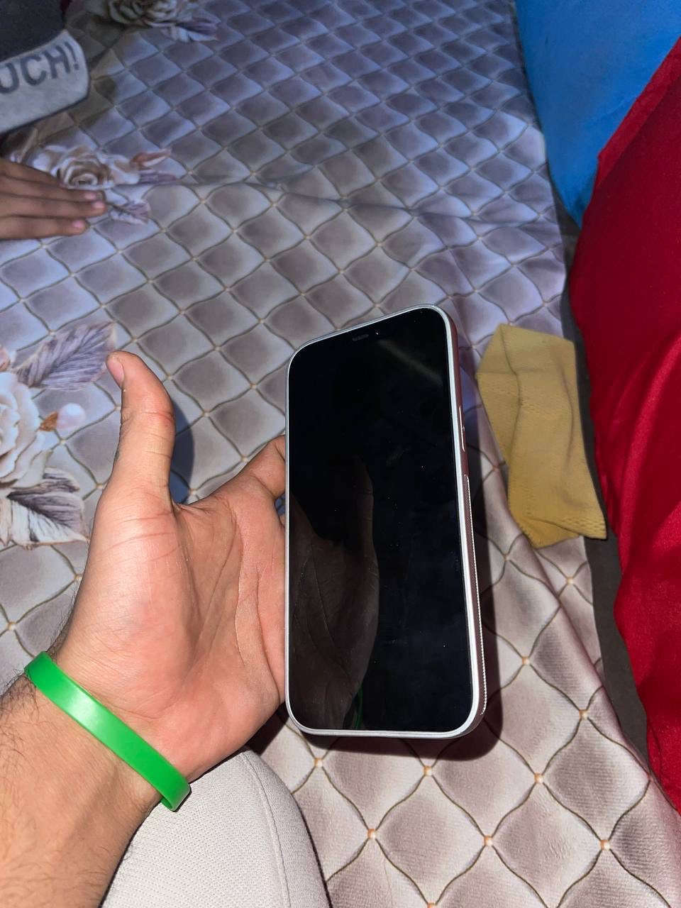 السلام عليكم ايفون 12 برو ماكس مبدل شاشه فقط الجهاز نضيف كلش زلغ مابي البطاريه بلاد 78 مكاني الجزيره اليوبه 
السعر 450 الف محتاج كلش


**إذا كنت صاحب هذا الإعلان وتريد حذفه لأي سبب، رجاءا أرسل رسالة إلى الدعم الفني**