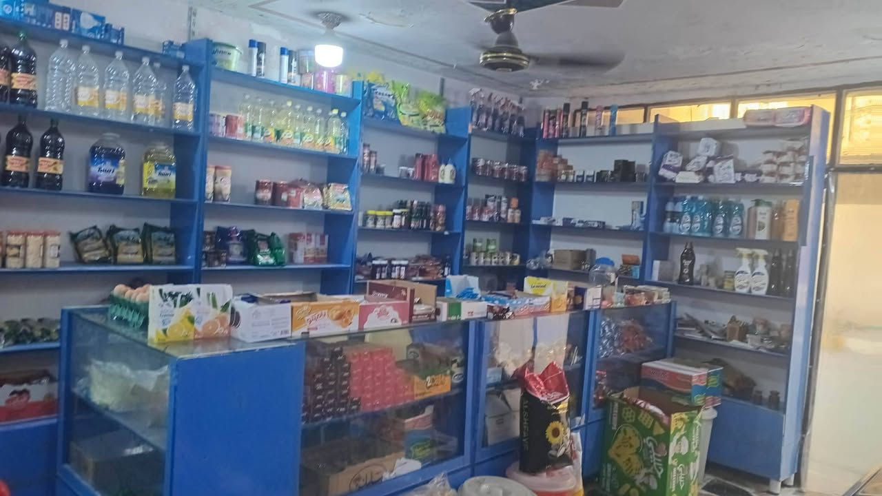 عارضة ببسي عدد 3
رفوف خشب 
مجمدة موطة سلايت للبيع 
الاستفسار ***********
