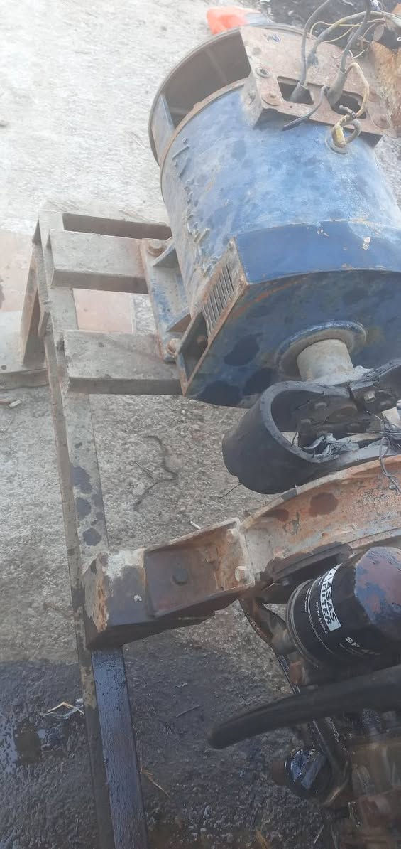 للبيع مولد ازوزه ٤ سلندر كوبلن توليد ٣٠kvمكان واسط العزيزيه تفاصيل اكثر ***********
