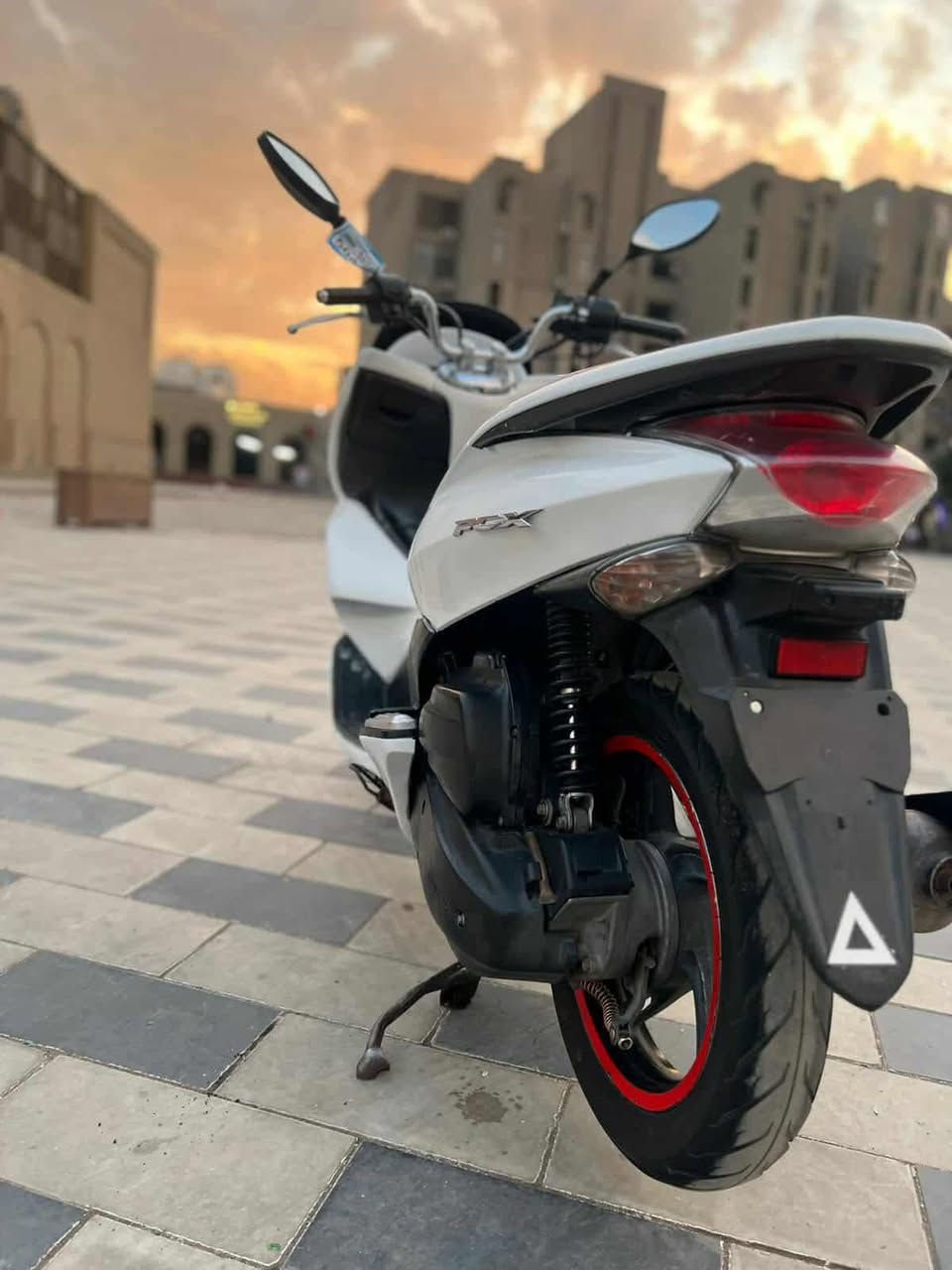 سلام عليكم PCX جيل اول ياباني

مكفوله من التاير للتاير شرط كفر ومكينه بلادي 

ماشيه 37🏍️ 

مكينه 150☑️ 

حساس زدحام ☑️

حساس ستان ☑️ 

مابيه اي نقص شرط المكينه اذا مفتوحه ترجع الدراجه السعر مليون300 الف بغداد الكرخ الاتصال على الرقم ***********
