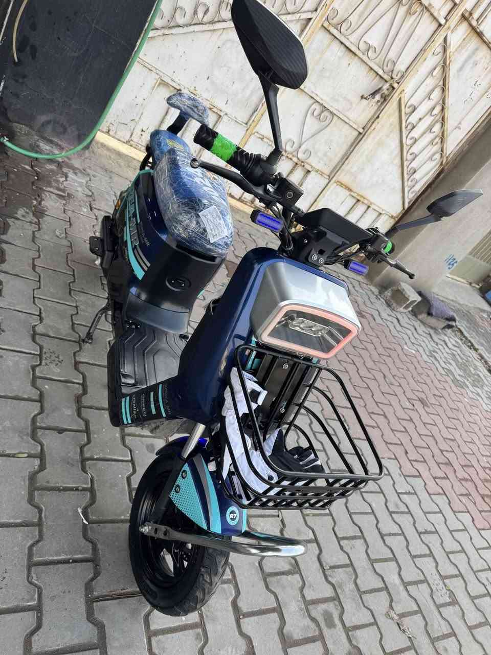 پاسکل شخن R7
هیج کیشەی نیە  هەموو شتی بە شەرت   

تایەی تازەیە 

زینون و لید   

نیزام R و P 

ناونیشان فیلق  

١٢٠٠ روهیوە  
سعری ٤٣٠ مجال
***********

***********
