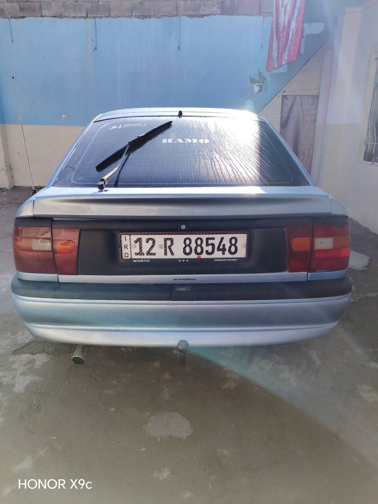 السلام عليكم ابل فكتره موديل 91 محدث95 حجم ١٨ مكينه وكير شرط الفحص سياره مصبوغه جمليه طخمه نضيف اربعه جوم كهربئي قفل بصمه سياره نظيفه بشكل ما تصرف عليه ربع ***********
