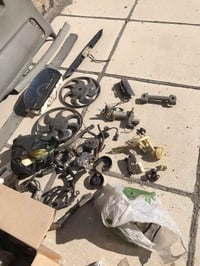 اخواني ،عندي غراض دوج كرايسلر ٧ راكب من موديل ٩٦-٢٠٠٠ اللي يريدها يتصل...