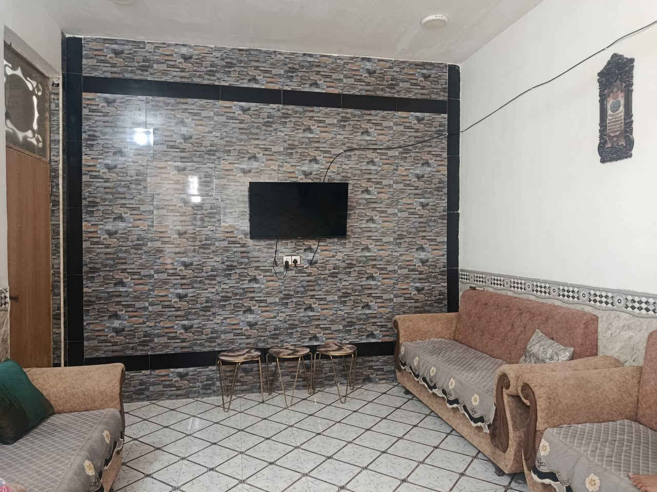 السلام عليكم عندي بيت قرب مفرك عنانه بعد عن شارع كربلاء ٣٠٠متر نزال ١٣العرض ٨ /١٠٠متر  متكون من غرفتين نوم وحده فوك وحده جوه سطح مطبك فرشي كندور وصحيات خارجيه وحمام داخلي ومطبخ وصاله وطارمه خاجيه مطبك سيراميك البيت كله /سند ٢٥ باسمي// عرض الشارع ٦امتار ونص
التواصل على الرقم الخاص
***********
السلام عليكم عندي بيت قرب مفرك عنانه بعد عن شارع كربلاء ٣٠٠متر نزال ١٣العرض ٨ /١٠٠متر  متكون من غرفتين نوم وحده فوك وحده جوه سطح مطبك فرشي كندور وصحيات خارجيه وحمام داخلي ومطبخ وصاله وطارمه خاجيه مطبك سيراميك البيت كله /سند ٢٥ باسمي// عرض الشارع ٦امتار ونص
