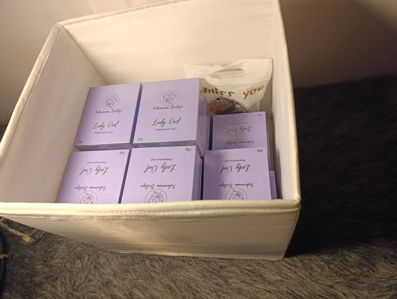 السلام عليكم ورحمة الله
عود مبخر فرموني 
الصناعة أماراتي (صناعتي الشخصية)
شيء خيالي شباب باقي عندي كم قطعة جملة او مفرد عادي 
الياخذهن جملة اله حساب خاص.. ويكدر يبيع ع القطعة وشرط الأعجاب (***********)
