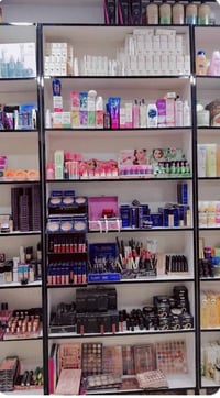 فاترينات • ٦ قطع • مترين ونص