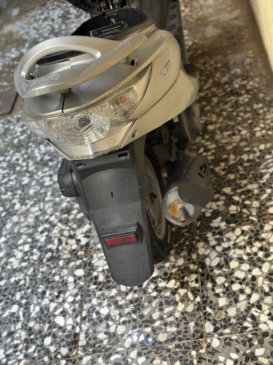 السلام عليكم 
كامكو v2 موديل 16 
طلاعات وبك لايت كرستال 
ماشية 10 الاف 
كفالة عامة 
مكان الدراجه ناصرية شطرة
للاستفسار ***********
