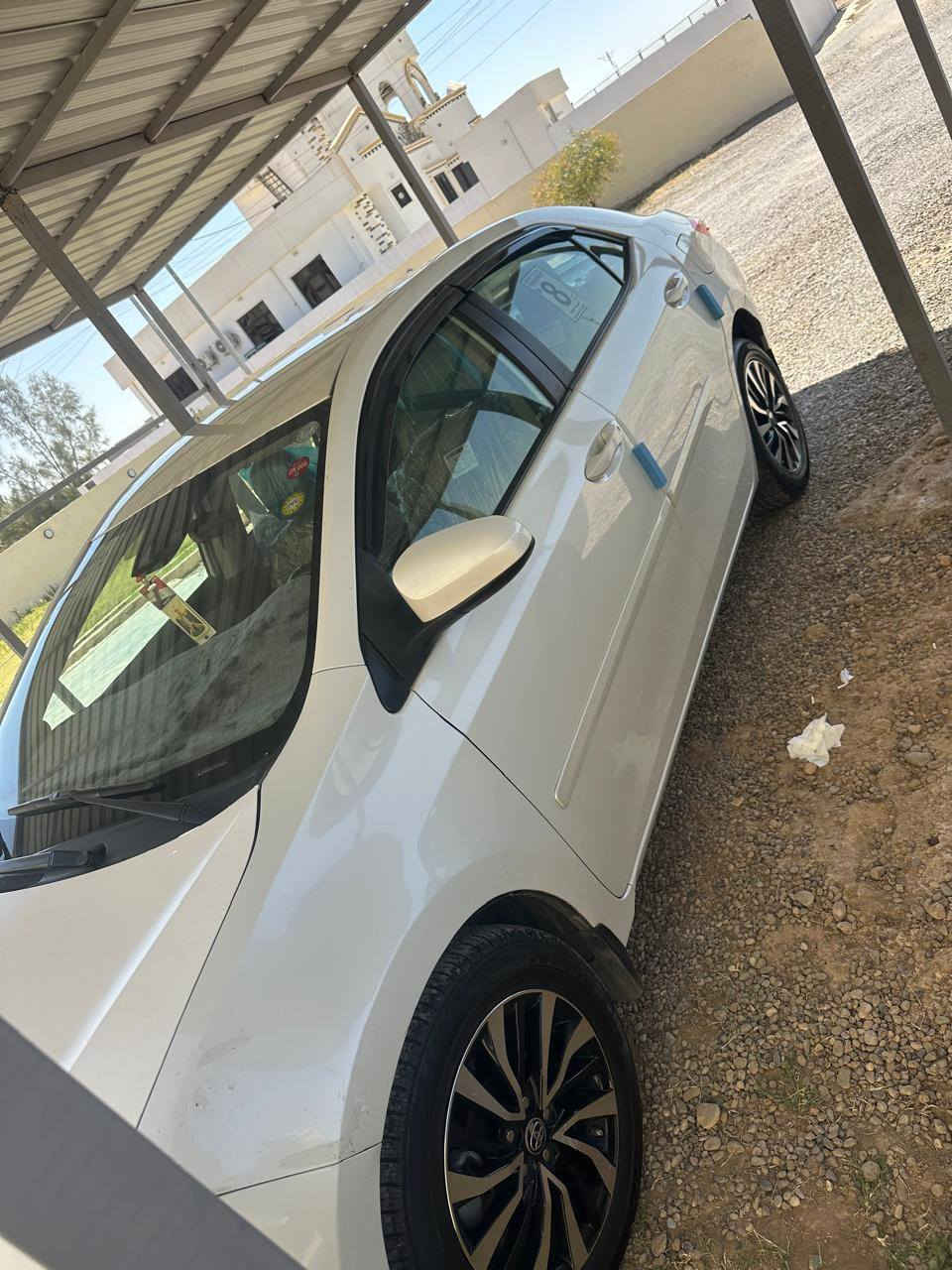 السلام عليكم 
للبيع 
كورلا موديل 2017 مواصفات LE رقم اربيل دولي باسم البايع شرط التحويل والوكاله 
سنويه لغايه 2030 تنتهي 
گير ومحرك شرط بلادي صدر جديد وتايرات جديده ويل كب 
بدون ايرباك ودواخل 
فحم رادار شرط
بيها بونيد وشويه بالچاملق
السياره نظيفه وجاهزه درهم ما تصرف عليها 
صوره السونار مرفق بالمنشور 
السعر 146 وبيها مجال 
وترهم مراوس حسب القناعه 
عنوان السياره صلاح الدين الساحل الايسر الشرقاط 
للاستفسار الاتصال على الرقم التالي
***********
