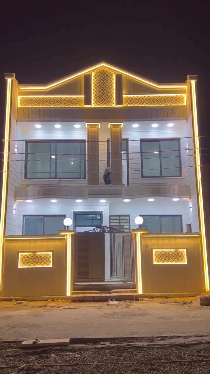 السلام عليكم بيت للبيع في منطقه ريه وسكينه يم محطه بانزين الجبهه لبيت وجهه على القناه وبي ‏ تأجير مقابيلك 
مساحه لبيت 100بربع بناه جديد صار 3اشهر من كمل بناه فول البيت في ستقابل 
وصاله كبيره وغرفه وحمام كبير 
الطابق الثاني 3غرف وصاله ومخزن 
وجهه البيت على القناه سعر البيت 185
رقم ***********
