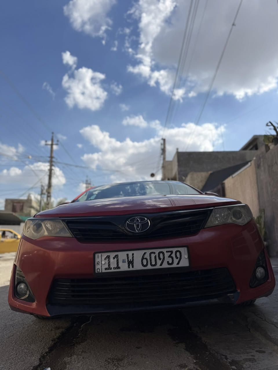 كامري موديل 2012 LE محسن فتحه
وارد امريكي حادثها قطعتين جمالغ خلفي باب خلفيه او البيبان اليمن بارد  ماشيه 106 الف مايل لون احمر غير محدد سنويه جديده بأسمي سياره مناقصها برغي سياره جاهزه للاخير ***********
السيارهب123 وبيها مجال بسيط
