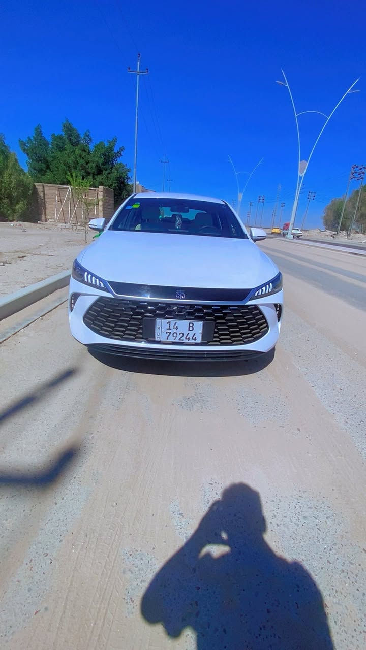 السلام عليكم 
بي واي دي 2025 السيارة كفالة عامة ماشية 5فقط 
السيارة زيرو اعتبارة رقمها بصرة بسمي العنوان البصرة الزبير الاستفسار *********** لون الدواخل مميز
