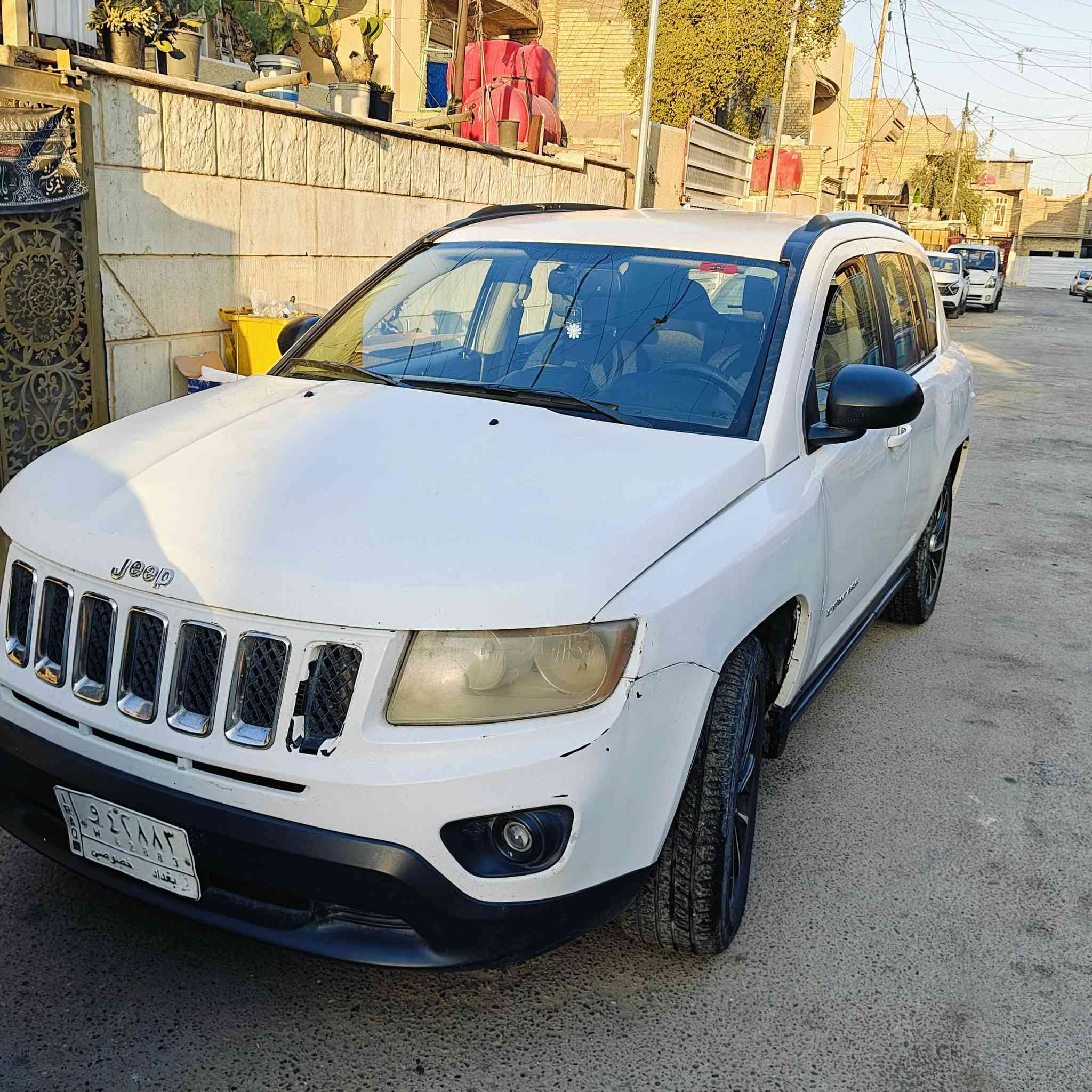 سيارة جيب كومباس 2013 لمتد مكينة 2400 فور ويل تحكم ستيرن تدفئة كشنات تبريد شغال كبير ومكينة خير من الله  ماشية 80 الف ميل صبغ جاملغ ونص وباب رقم بغداد  السعر 85   *********** شرط التحويل
