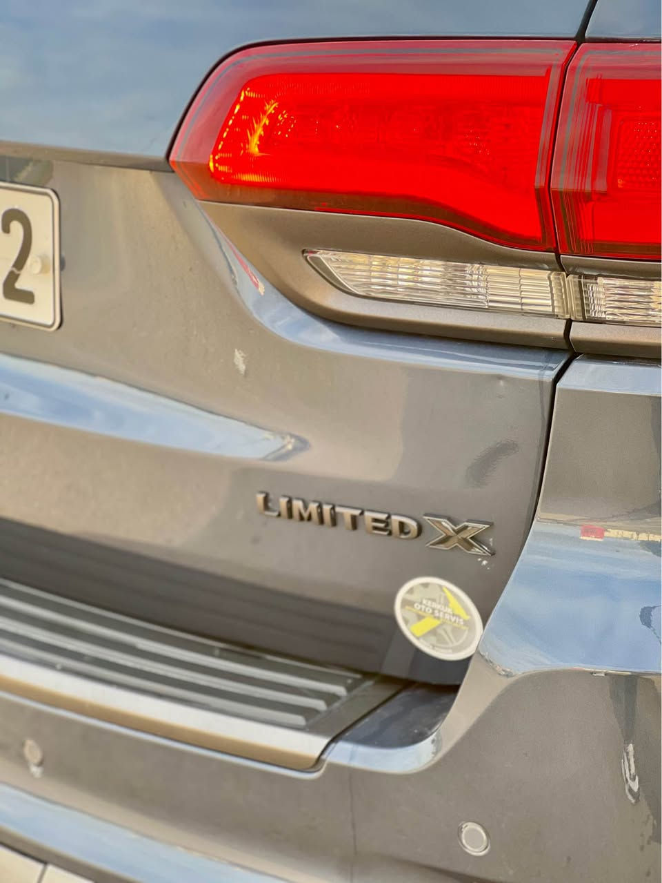 السلام وعليكم  (للبيع او مراوس حسب القناعه)
جيب موديل ٢٠٢٠ مواصفات (لمتيد اكس)
لون بحري مميز  حادثها كلش خفيف فقط بونيد مصبوغ نفسه البلادي
مواصفاتها 
اوتو استوب 
نضام ايكو اقتصاد 
فور ويل
رادارات محيطيه
كشنات هيتر زاد خزن 
سكان هيتر 
مسجل ويه السكليتر 
بانوراما 
صندوق كهرباء
السياره جديدة والف دينار مصرف مابيها
تخم تاير وباتري الاصلي جديد
رقم والسنويه وهزه جديده 
مكاني كركوك *********** كركوك, العراق
