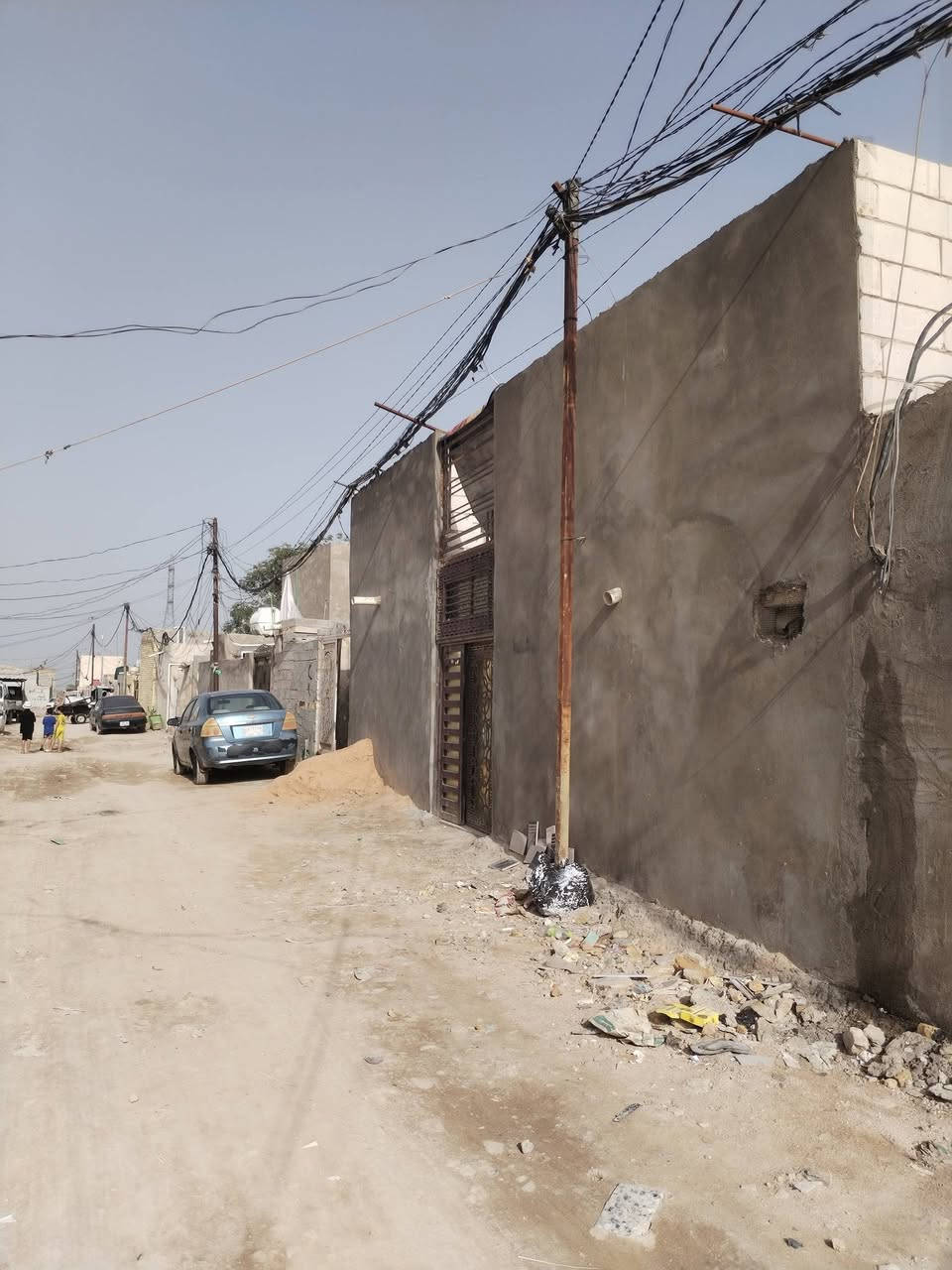 سلام عليكم
بيت للبيع المساحه 50 متر نجف مقابل قرية الغدير خلف نادي الفروسية السعر 16 وبي مجال الاستفسار على هذا الرقم أو واتساب ***********
