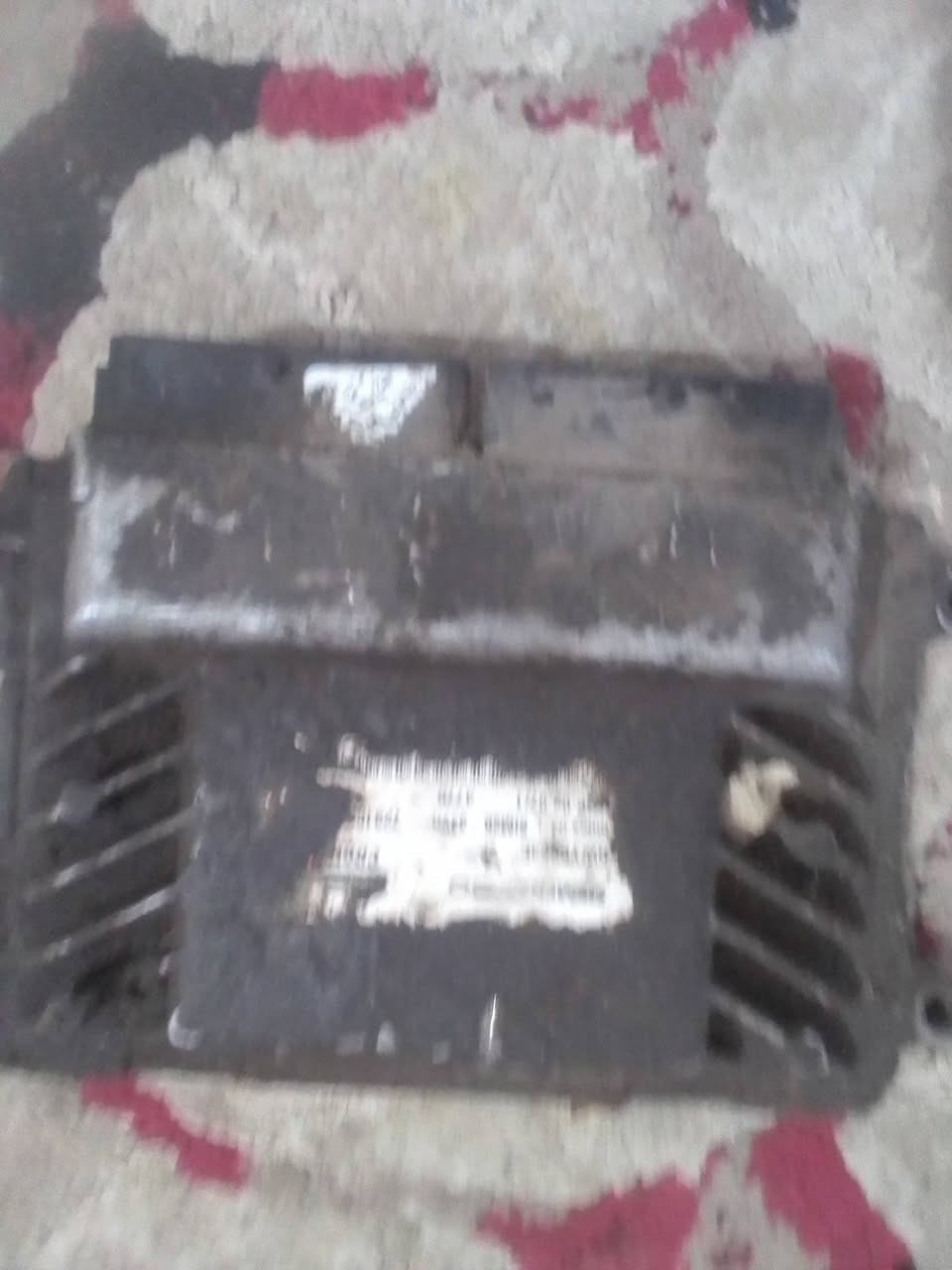 السلام عليكم.
للبيع سلف ياباني جان مشدود 
على بيجو روى نضيف جدآ.
مع عقل بيجو أصلي سعرهن.
100 المكان بغداد.
***********
