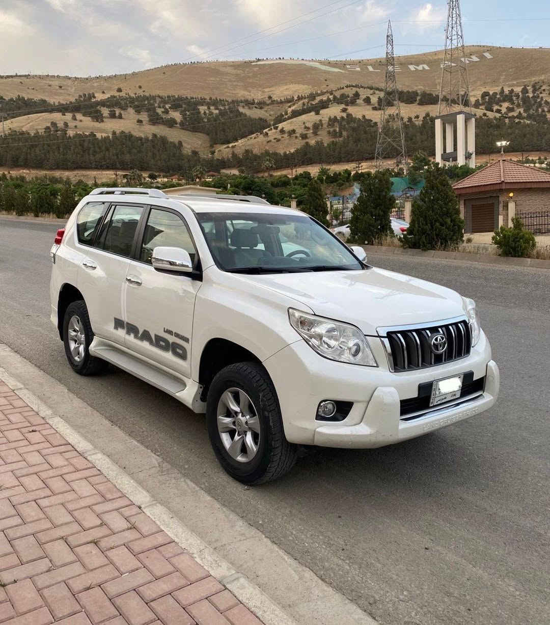 السلام عليكم شباب برادو2010 كفاله عامه من الصبغ حتا الدعاميات بيها باردشي بصيط موضح بل صوره وشويه جرادبل قماره شاشه وكامرات أماميه وخلفيه ماشيه 197بسمي صار4سنوات عندي اومراوس سبورتج حديث السعر208اوبيها مجال بصيط للستفسار***********
