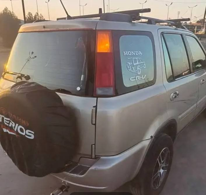 السلام عليكم سيارة هوندا موديل 2001 رقم بغداد راعيها بغداد مكان السيارة البصرة البدي غير مكفول حداديه يرادلها ابيع كوم حديد اتكفل تحويل والاصوليات السعر 45
***********
