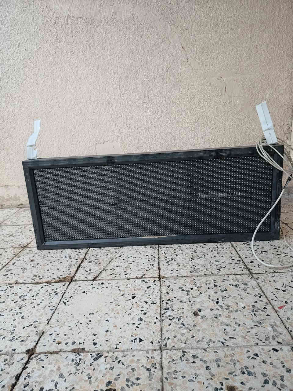 السلام عليكم
متاح اعلان ضوئي شغال بس هسة ما ادري لأن متروك ادفع سعر بما يرضي الله وكرات مال زينة ديكور يتعلكن بل سقف  يصير داخلهن كلوب 11 كرة ادفع سعر بما يرضي الله للأستفسار خاص او الاتصال على الرقم
***********
