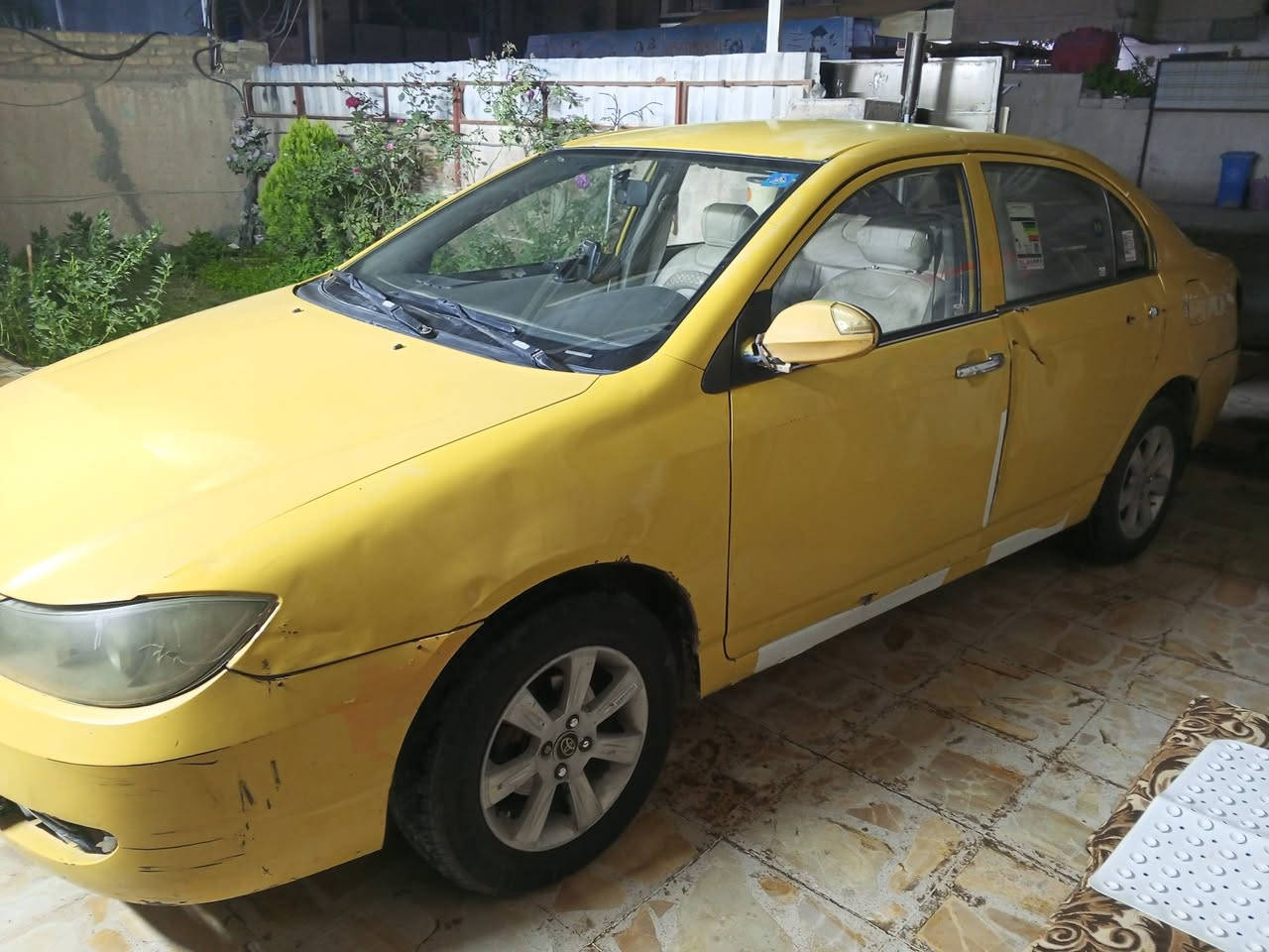 السلام عليكم للبيع سيارة ليفان موديل 2011 مصفرة هيئة او غرامات رقم بغداد انكليزي مكينة كير تخم تاير خير من الله السعر 27ورقة اوبيها مجال للاستفسار الاتصال على الرقم *********** المكان بغداد حي الجهاد
