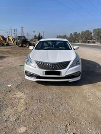 للبيع ازيرا ٢٠١٤ خليجي، محرك ٦ سلندر ٣٠٠٠، ماشية ١٩٠، مكفولة ما عدا قط...