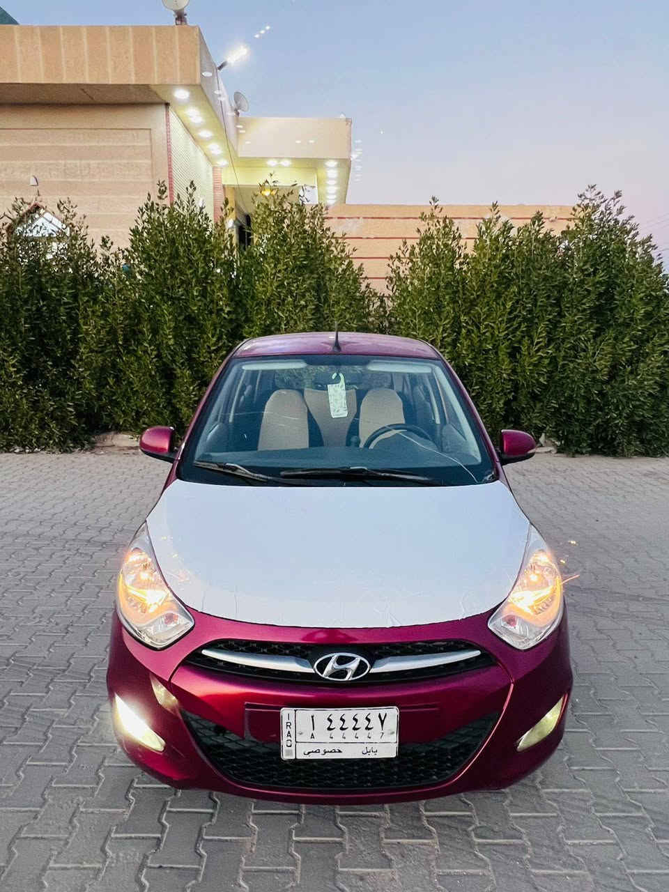 سلام عليكم.  للبيع فقط. i10 هيونداي 2015
بيها صبغ قطعتين فقط جاملغ وبنيد بدون دواخل ابد والباقي مطلوب كفاله عامه رقم بابل مميز بسمي تحويل مباشر.       كير مكينه حداديه تبريد كفاله عامه السعر 60وبيها مجال قليل حك الجيه مكان السياره النجف للستفسار ***********

